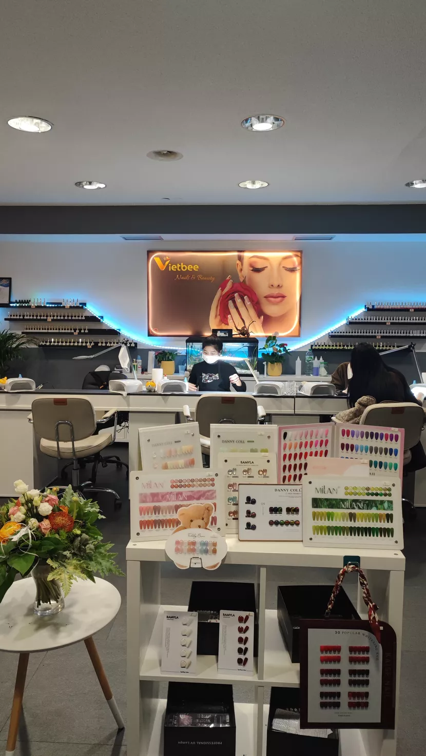 Manh Dang – Geschäftsführer & Nageldesigner bei VietBee